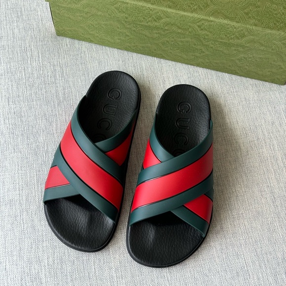 NEW Gucci Women's Web slide sandal, new in box, size 39 - Picture 2 of 7
